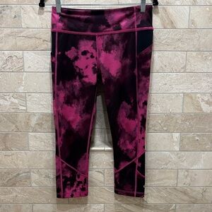 Lululemon Pink and Black Run Inspire Crop III Full-on Luxtreme triggers Size 6